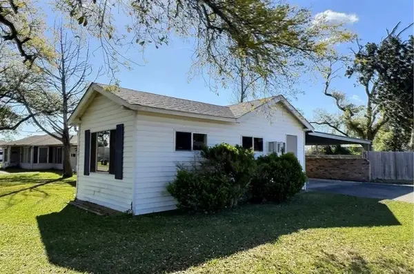 1100 Arkansas Street, Lake Charles, LA 70607