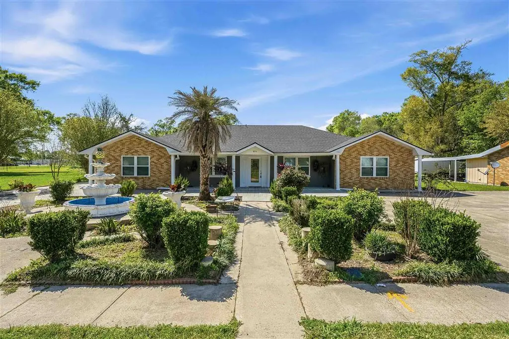 301 N Thomson Ave Avenue N, Iowa, LA 70647 - #1