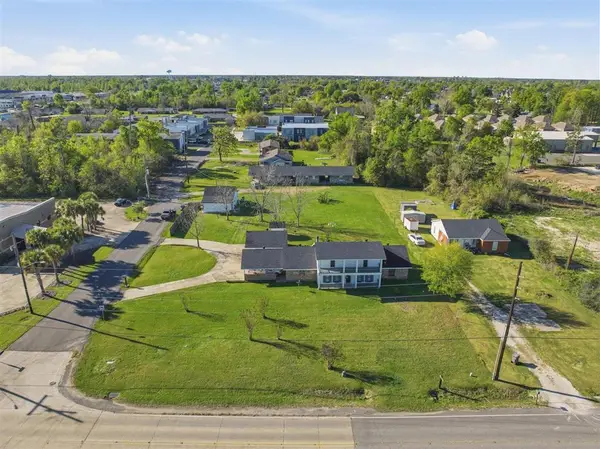 1905 Prien Lake Road, Lake Charles, LA 70605