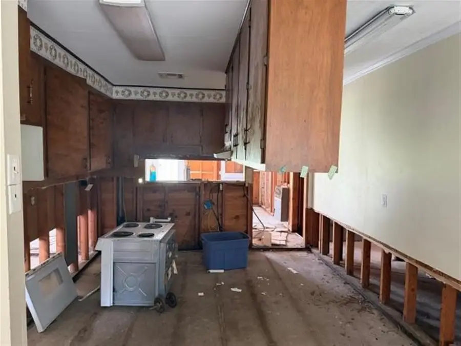 308 E Claude Street E, Lake Charles, LA 70601 - #3