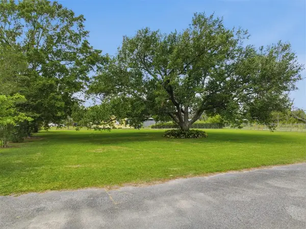 W Claude Street W, Lake Charles, LA 70605