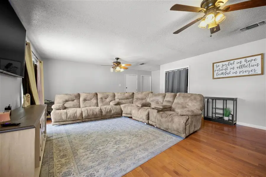 105 Allen Avenue, Leesville, LA 71446 - #3