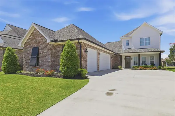 5842 Weeping Willow Drive, Lake Charles, LA 70605