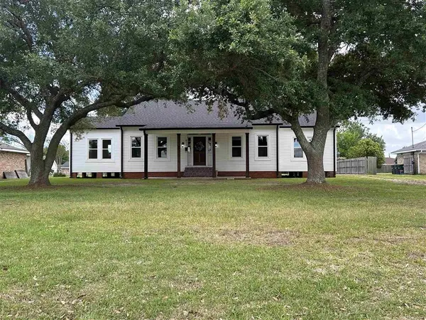 613 W Lagrange Street W, Lake Charles, LA 70605