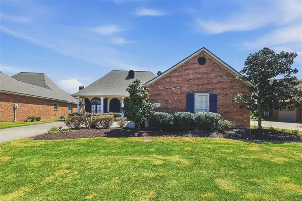 4151 Primrose Drive, Lake Charles, LA 70605