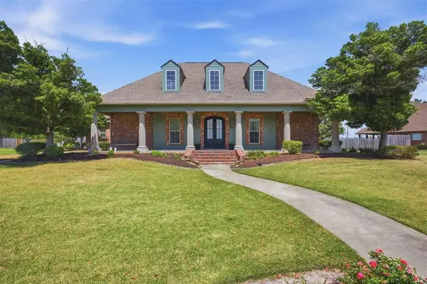 829 Inwood Forest Boulevard, Sulphur, LA 70665