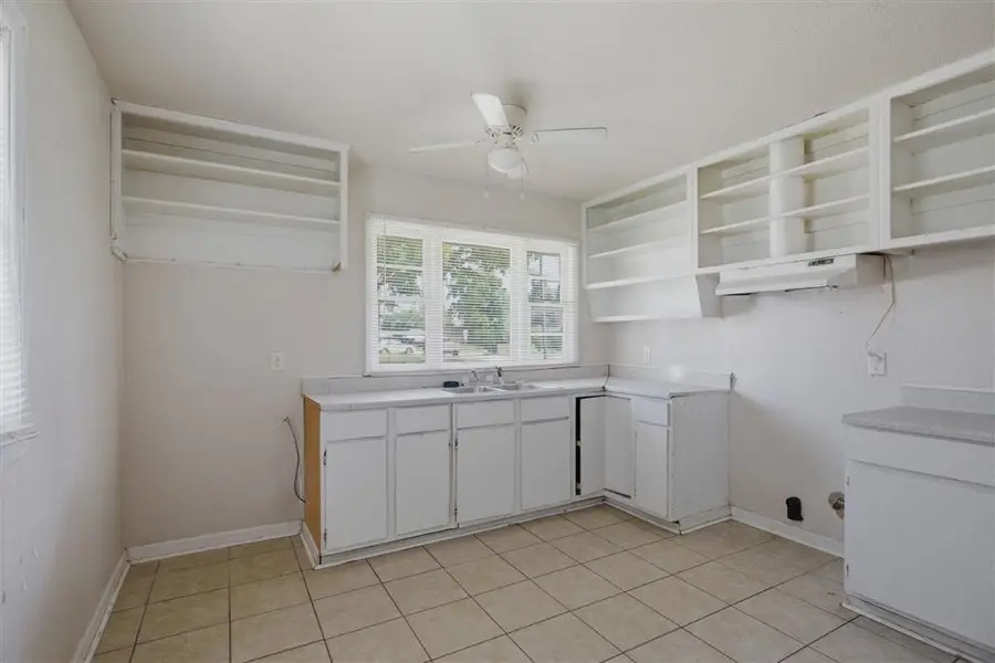 2334 S Roosevelt Street S, Lake Charles, LA 70607 - #2