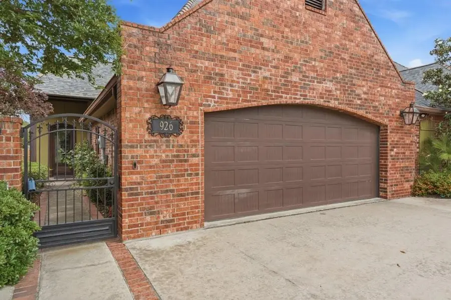 926 Carondelet Street, Lake Charles, LA 70605 - #2