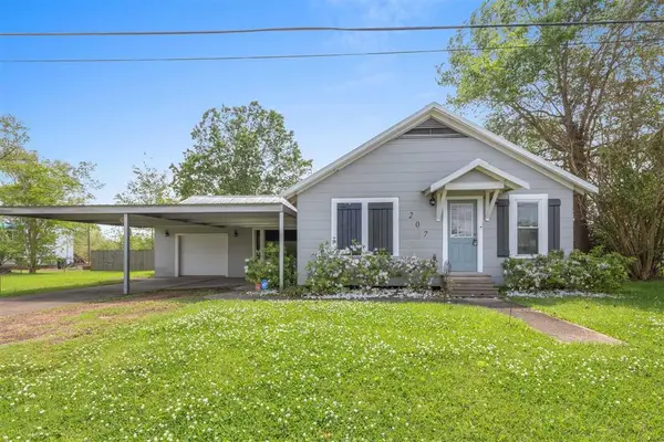 207 Duff Street, Dequincy, LA 70633