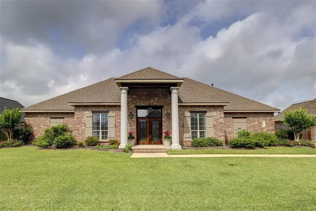 5128 E Worthington Dr Drive E, Lake Charles, LA 70605 - #1