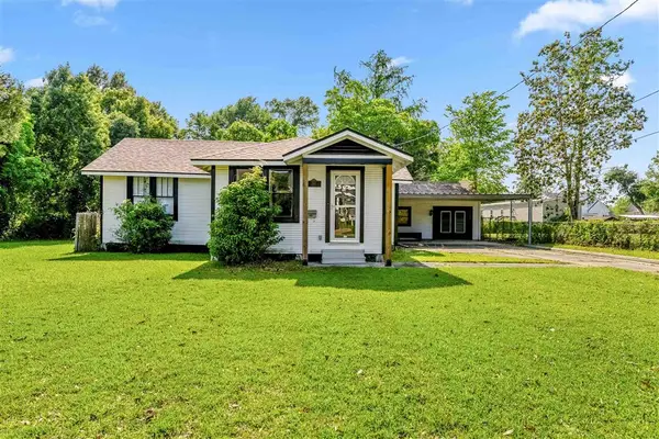 303 Hall Street, Dequincy, LA 70633
