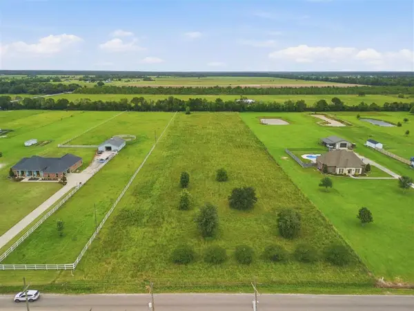 24468 Gillson Road, Iowa, LA 70647