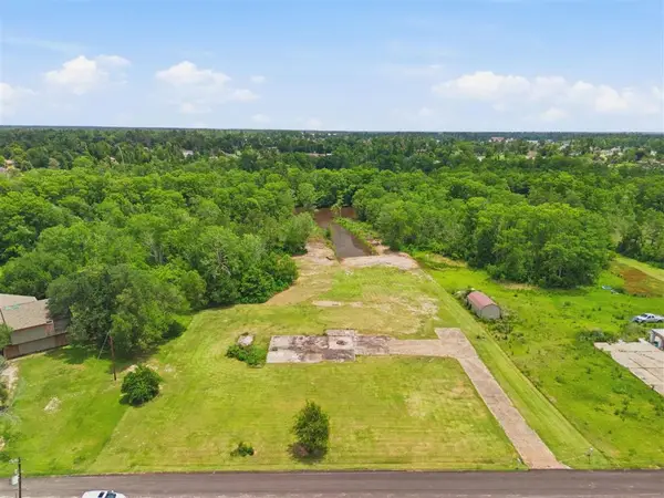 334 Coushatta Lane, Moss Bluff, LA 70611