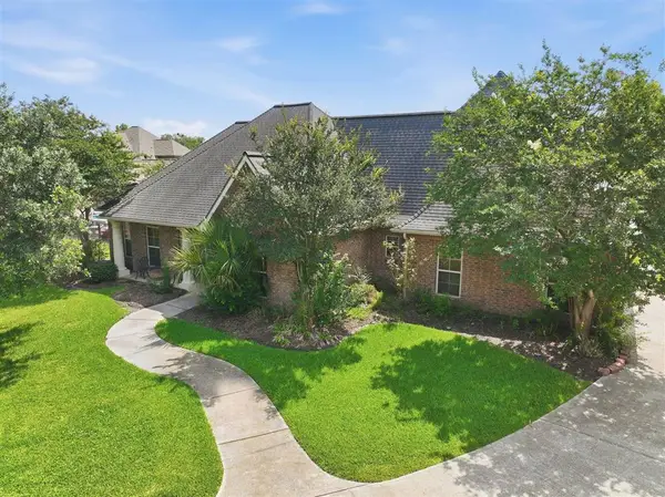 2701 Rue Cannes, Lake Charles, LA 70605