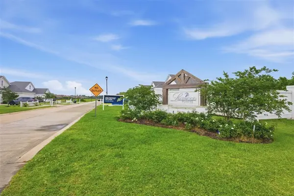 Lakewood Pointe (11) Lane, Lake Charles, LA 70605