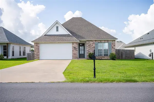1860 Khameil Dr, Lake Charles, LA 70611