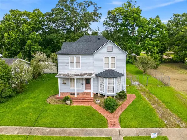 306 W Nezpique Street W, Jennings, LA 70546