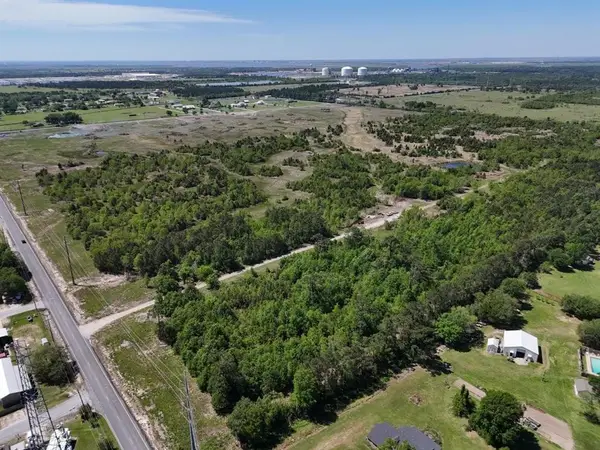 TBD W Tank Farm Road W, Lake Charles, LA 70605