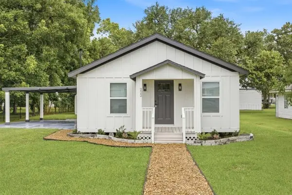 222 W Brimstone Street W, Sulphur, LA 70663