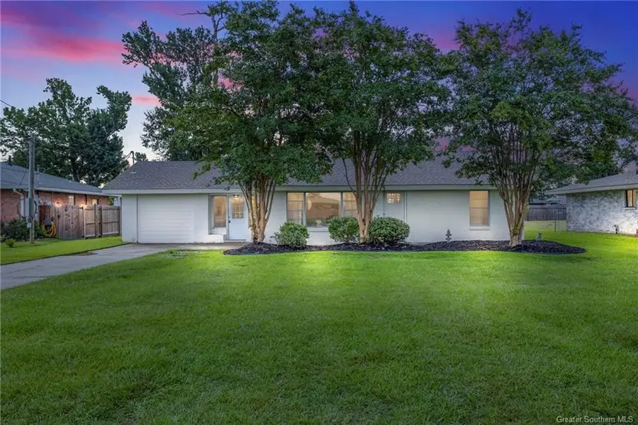325 Quelqueshue Street, Sulphur, LA 70663 - #2