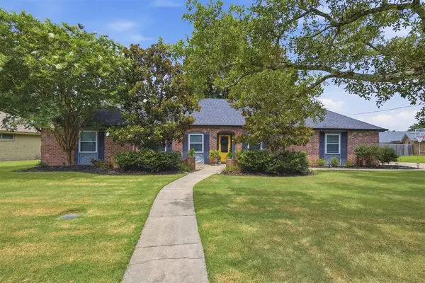 728 Jefferson Drive, Lake Charles, LA 70605