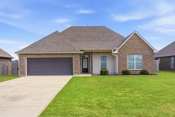 1947 Beau Blanc Drive, Lake Charles, LA 70607