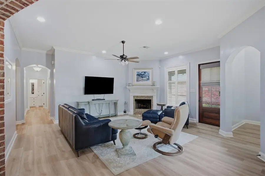 901 N Yorkshire Circle N, Lake Charles, LA 70605 - #2