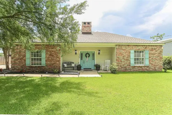 4020 Cappy Drive, Lake Charles, LA 70605