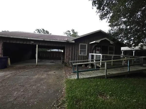 409 S Kinney Street S, Iowa, LA 70647