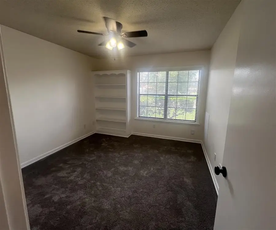 521 S Trailwood Street S, Sulphur, LA 70663 - #3