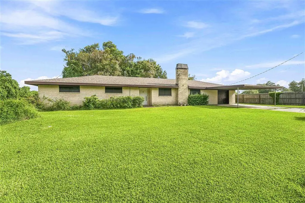 211 W Lagrange Street W, Lake Charles, LA 70605 - #1