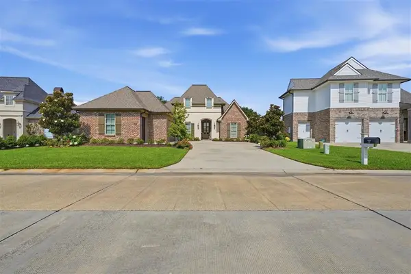 6464 W White Oleander Drive W, Lake Charles, LA 70605