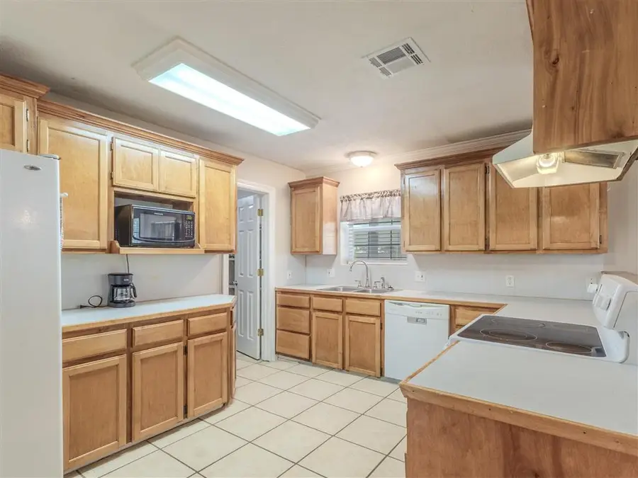 132 Thomas Lane, Lake Charles, LA 70607 - #3