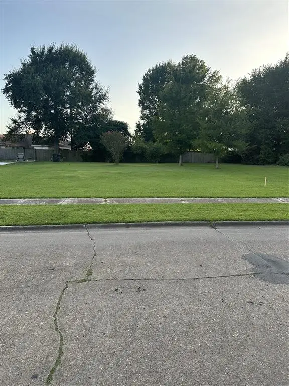 East End Avenue, Sulphur, LA 70663