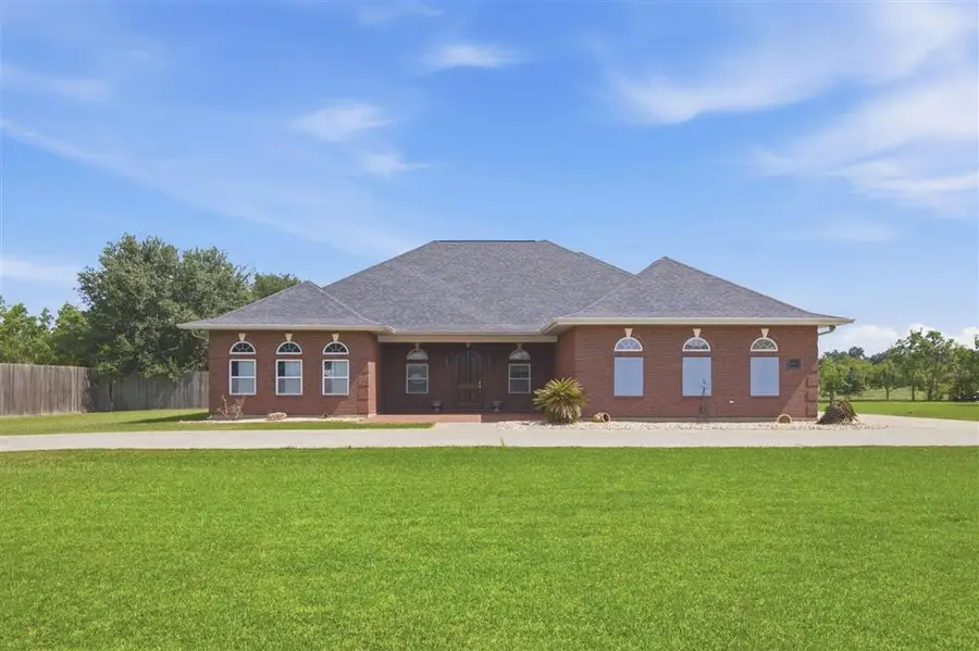 907 E 2nd Street E, Iowa, LA 70647 - #2