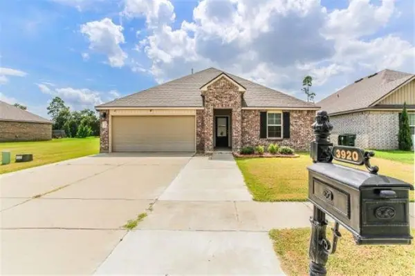 3920 W Savannah Lakes Drive W, Lake Charles, LA 70607