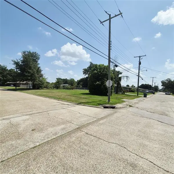 1401 Cactus Drive, Lake Charles, LA 70607