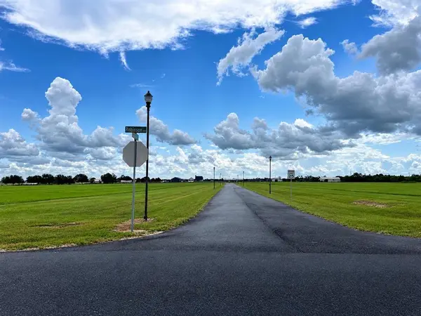 17 Lasso Lane, Bell City, LA 70607