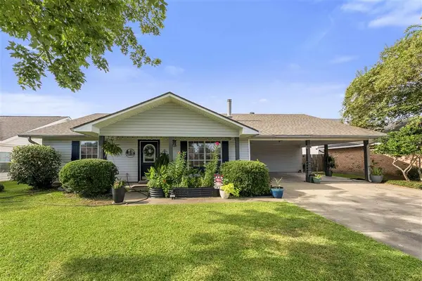 910 Aberdeen Drive, Lake Charles, LA 70605