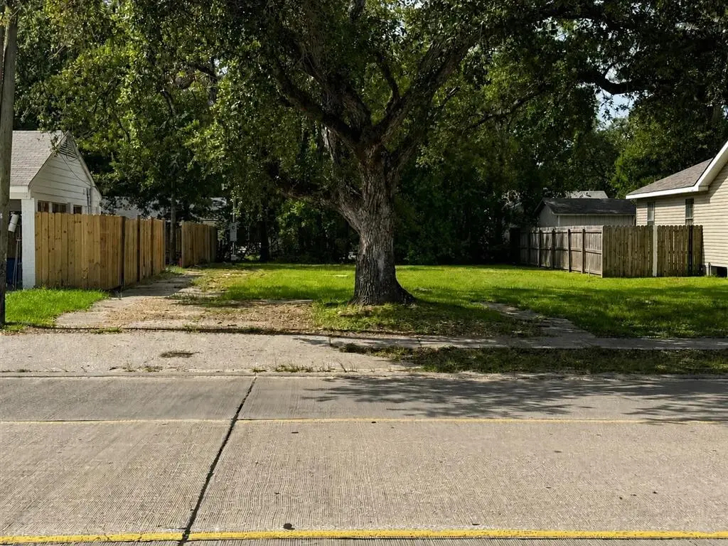 2320 12th Street, Lake Charles, LA 70601 - #1