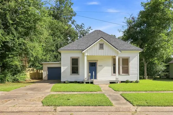 506 E Plaquemine Street E, Jennings, LA 70546