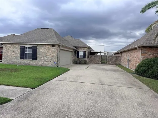 183 Pecanwood Drive, Lake Charles, LA 70605