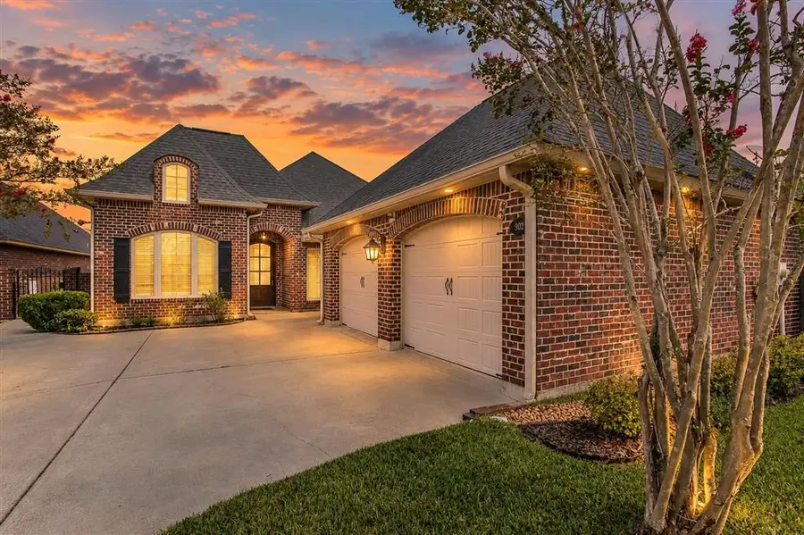 902 S Yorkshire Circle S, Lake Charles, LA 70605 - #3