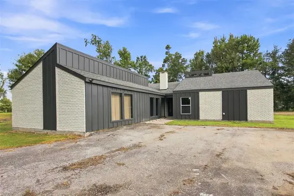 859 Suburban Drive, Lake Charles, LA 70611