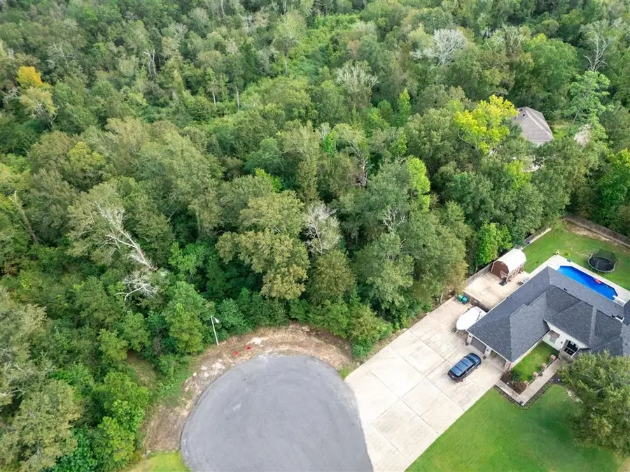 2724 E Robinwood Drive E, Lake Charles, LA 70611 - #3