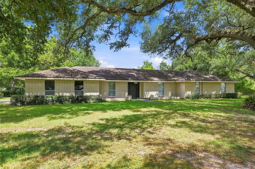 303 E 2nd Street E, Iowa, LA 70647 - #1