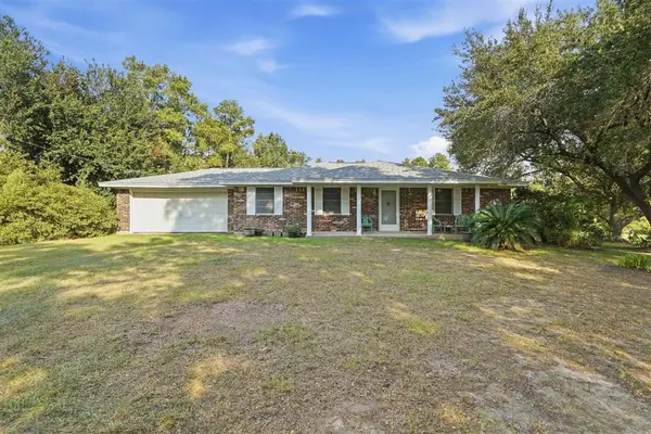 1202 Wachsen Drive, Moss Bluff, LA 70611