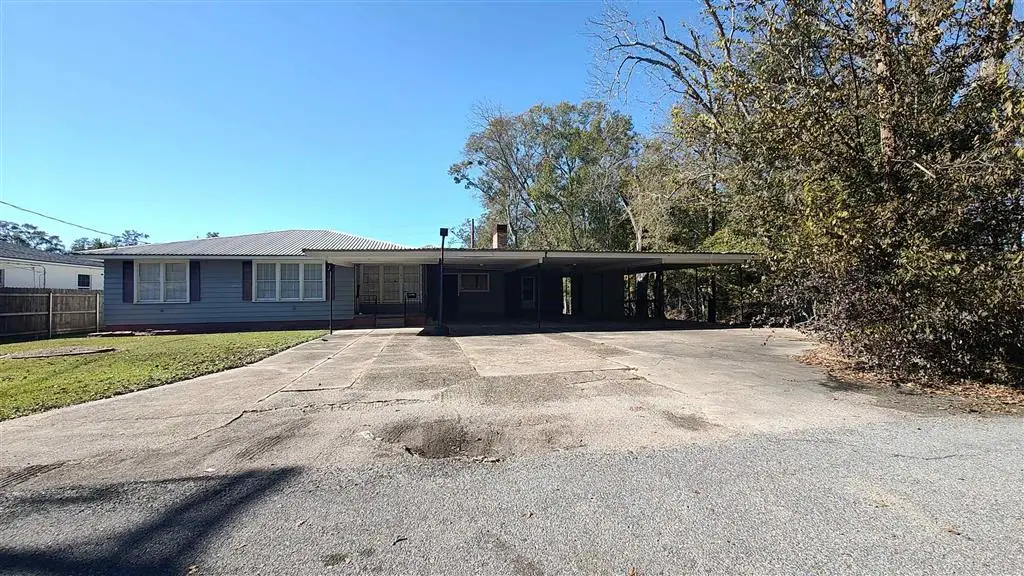811 Schriever, Jennings, LA 70546 - #1