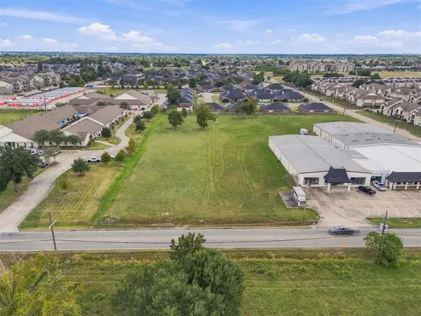 Country Club Road, Lake Charles, LA 70605