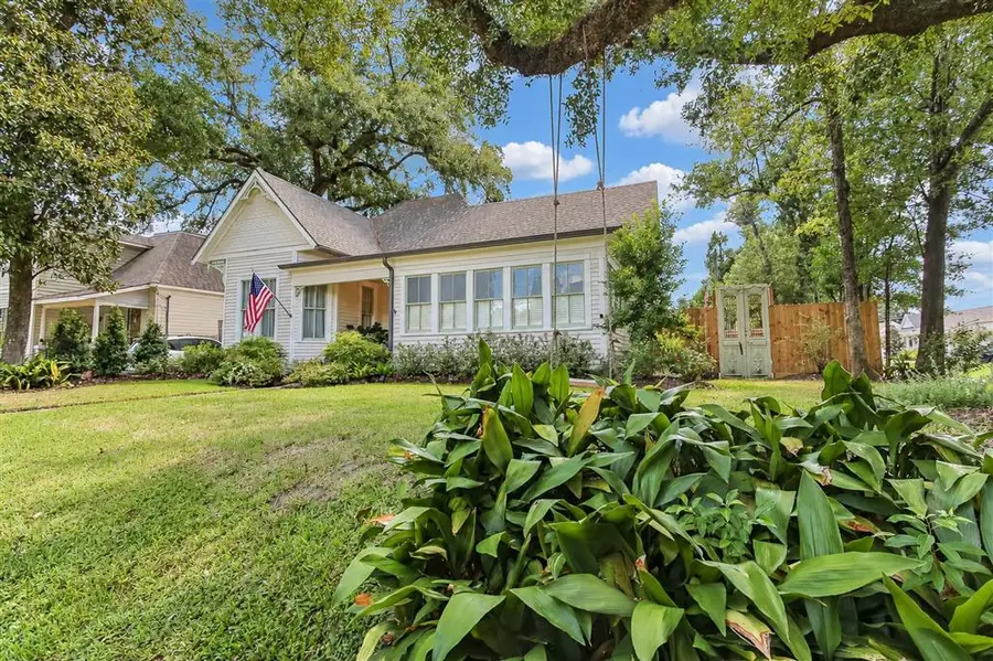 1002 Iris Street, Lake Charles, LA 70601 - #2